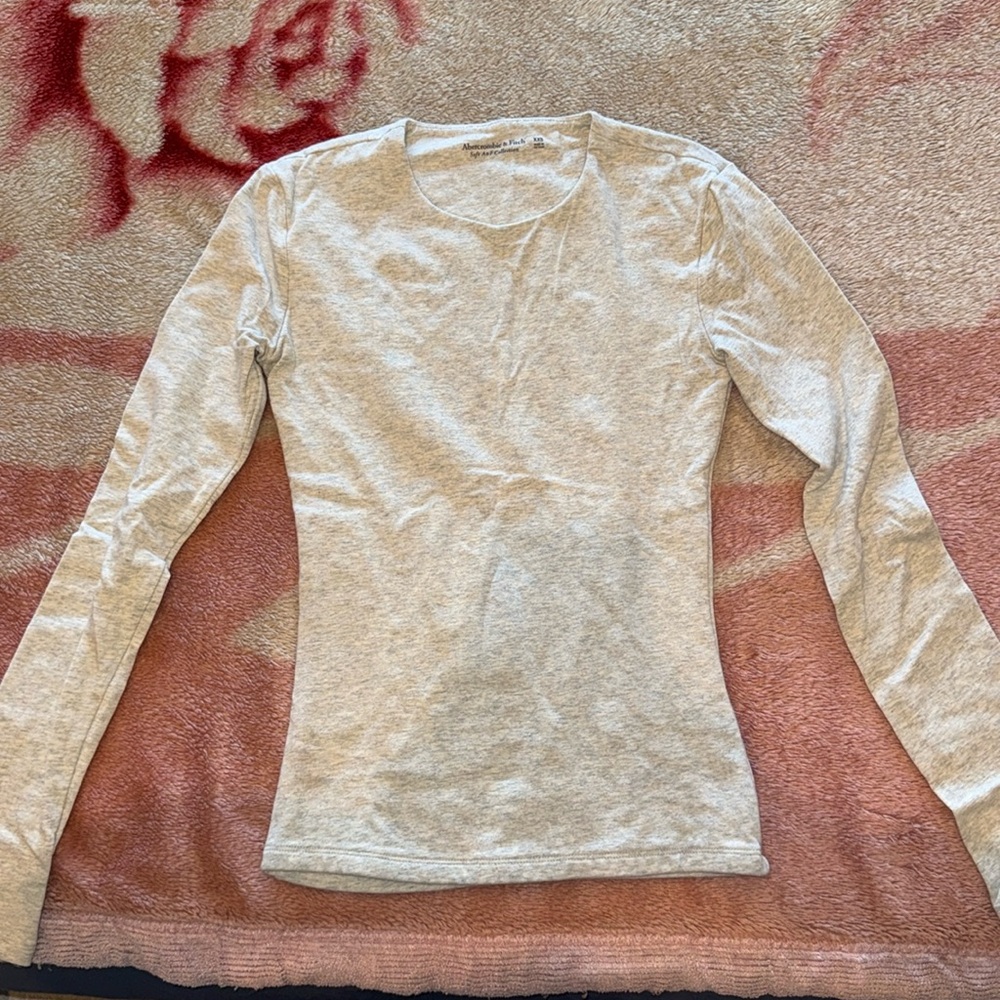 abercrombie grey double lined top